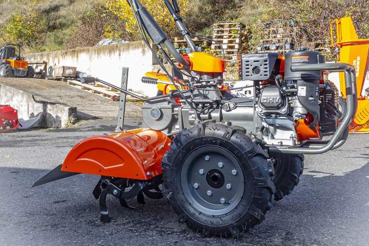 Des motoculteurs puissants simplifier l’entretien de vos espaces verts.